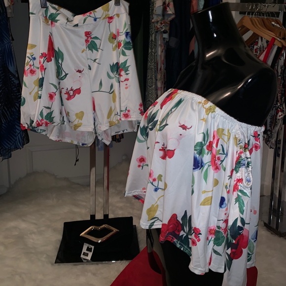 Short Set - Picture 4 of 4